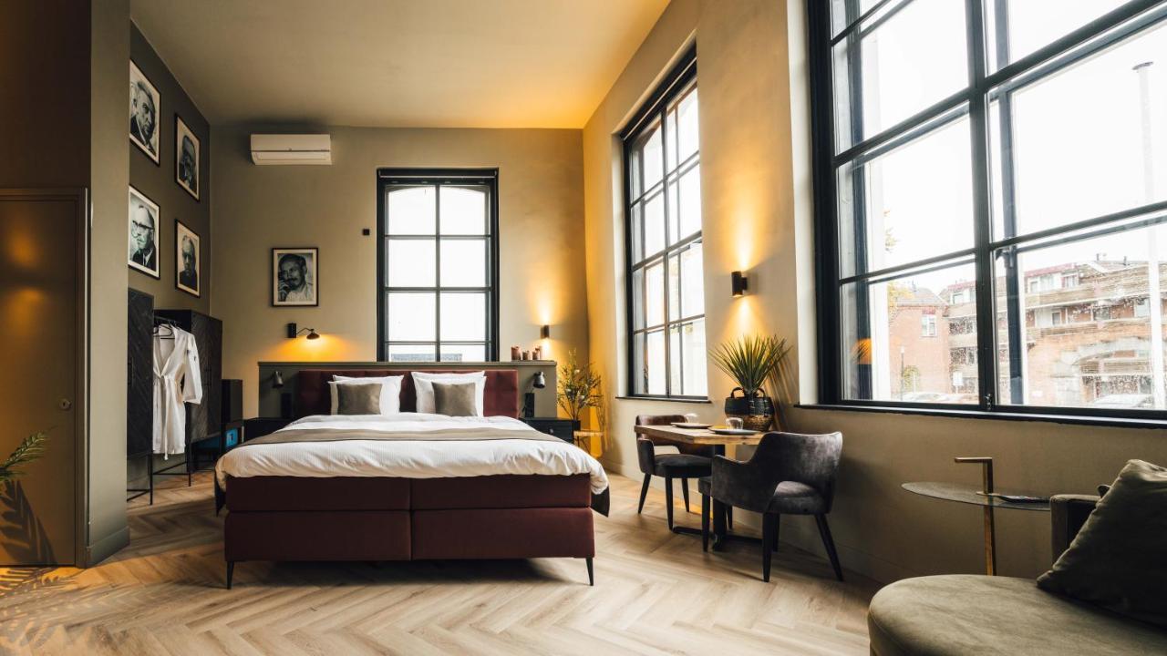 Deluxe King Suite,1176466366:JPEG